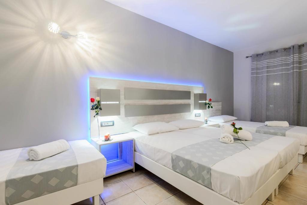 Savvas-deval (adults Only) Laganas